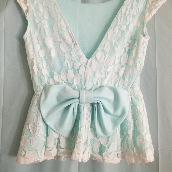 Blue with white lace blouse - Picture 2 of 3